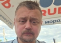 Відомий письменник заспокоїв шанувальників після тривалого відрядження