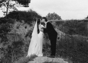 Соліст гурту «Drevo» Максим Деревʼянчук одружився: романтичний фотосет із весілля підірвав мережу