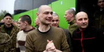 Додому! Історичний обмін «1000 на 1000»: перші 205 захисників та цивільні повернулися з полону