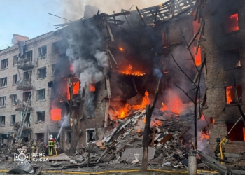 Масштабні пожежі та руйнування в усіх районах: у ДСНС показали наслідки страшної нічної атаки на Київ