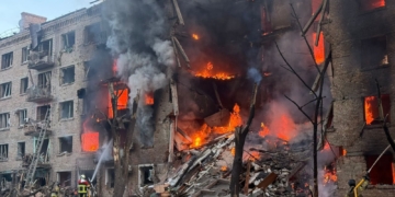 Масштабні пожежі та руйнування в усіх районах: у ДСНС показали наслідки страшної нічної атаки на Київ