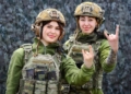 Готові до захисту: дівчата підписали контракт «18-24»
