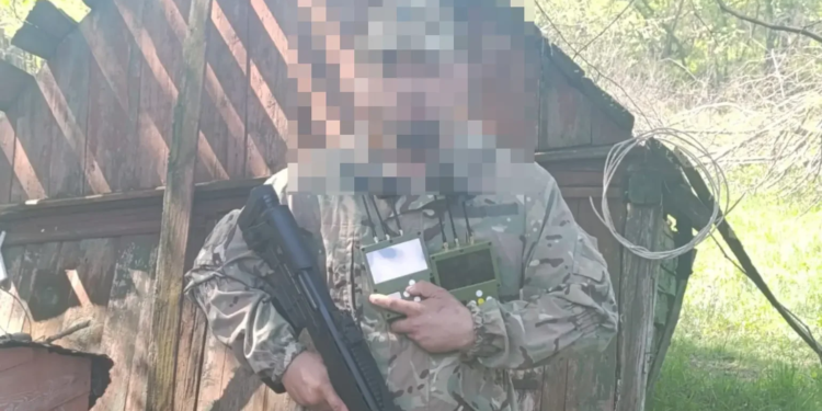 Волонтери «Української команди» передали тернопільській 105-й бригаді ТрО детектори «Чуйка»