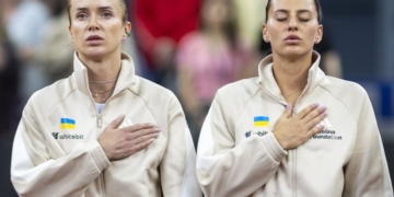 Історичний чвертьфінал у Парижі: Марта Костюк перемогла Еліну Світоліну на Ролан Гаррос