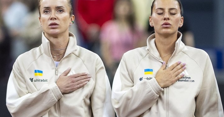 Історичний чвертьфінал у Парижі: Марта Костюк перемогла Еліну Світоліну на Ролан Гаррос