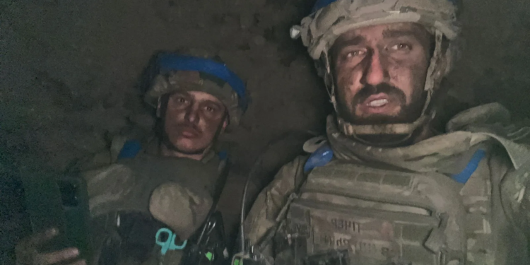 З передової — до служби людям: у Бережанах дільничний офіцер поліції, який пройшов фронт, отримав «Срібний хрест»