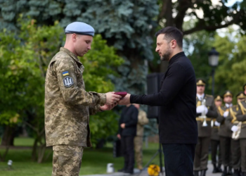 Президент Володимир Зеленський особисто вручив державну нагороду воїну з Тернопільщини