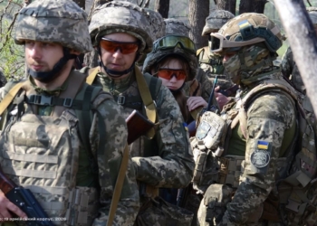 захист України