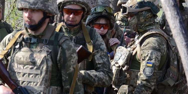 захист України