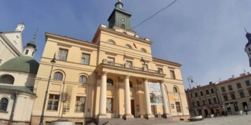 Дипломатичний резонанс: після указу Президента Зеленського в Любліні зняли прапор України з даху мерії