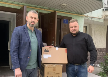 Тернопільські волонтери передали техніку військовим капеланам