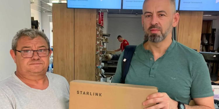 «Українська команда» Тернопільщини передала Starlink для 105-ї бригади