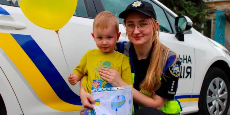 Безпека на дорозі: поліція провела урок для дітей у Києві