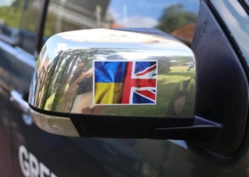 Британські фермери передали ЗСУ 20 позашляховиків