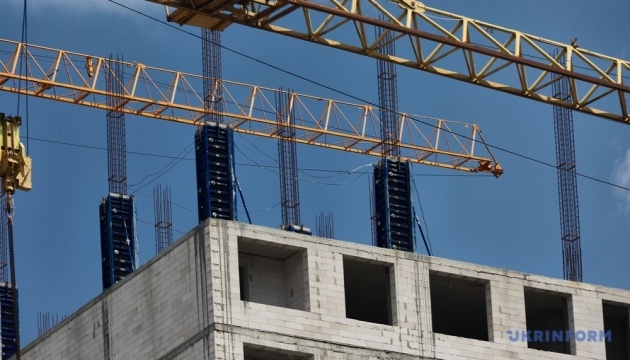 Будівництво житла в Україні досягло рівня 2021 року
