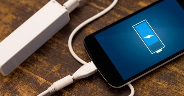 Чому смартфони більше не мають знімних акумуляторів