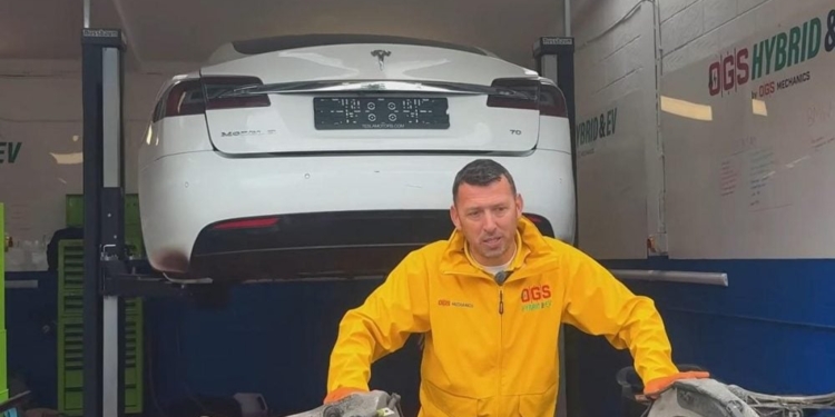 Купив найдешевшу Tesla: чому економія стала пасткою