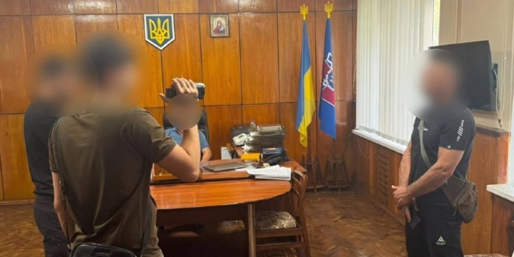 На Буковині керівництво колонії експлуатувало в'язнів