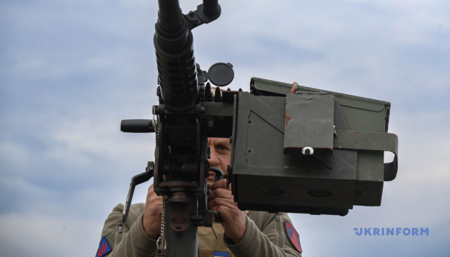 На Київщині працює ППО: ворожі дрони в небі