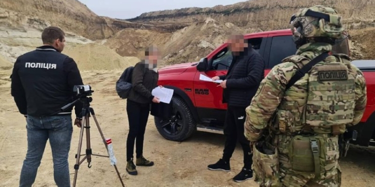 На Тернопільщині викрили масштабний незаконний видобуток піску