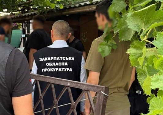 На Закарпатті викрили масштабний цех з підробки документів