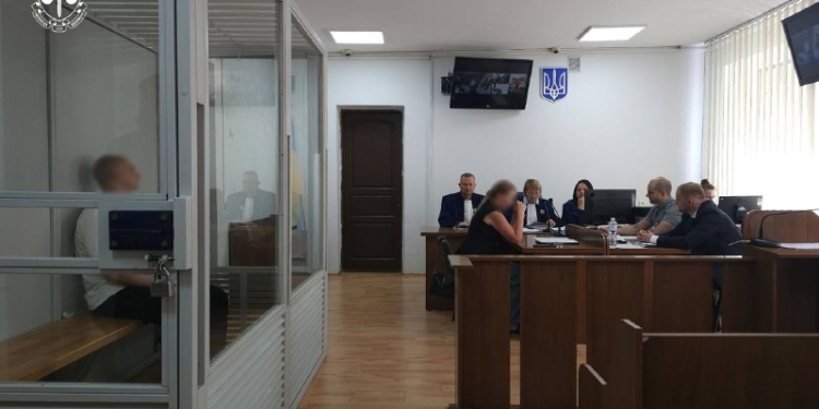 Прокуратура вимагає суворішого вироку для шахрая