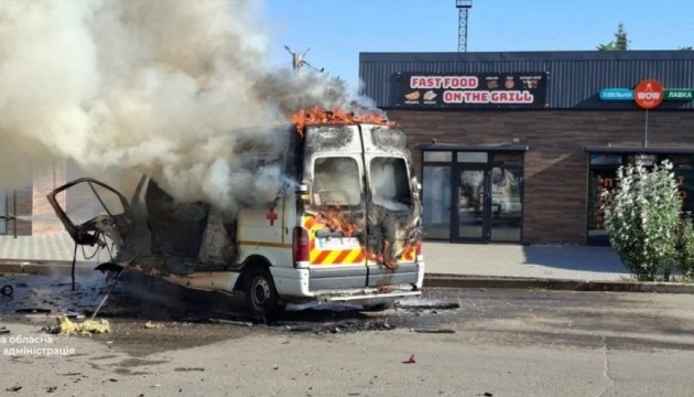 РФ атакувала авто Червоного Хреста на Запоріжжі