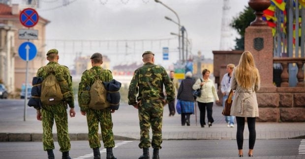 Росіяни масово відмовляються від банків: криза довіри