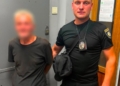 У центрі Києва чоловік побив жінку на зупинці
