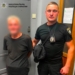 У центрі Києва чоловік побив жінку на зупинці
