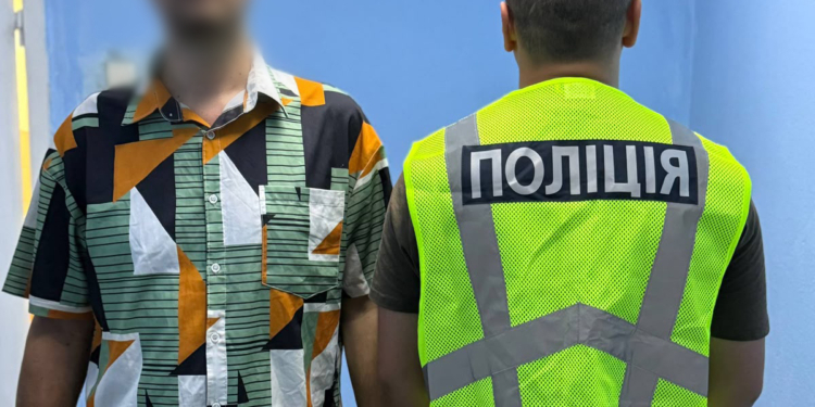 У Києві чоловік спалив авто психолога через образу