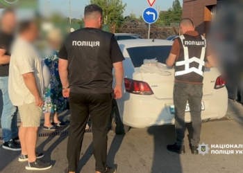 Корупція у київському парку: затримано посадовця за хабар