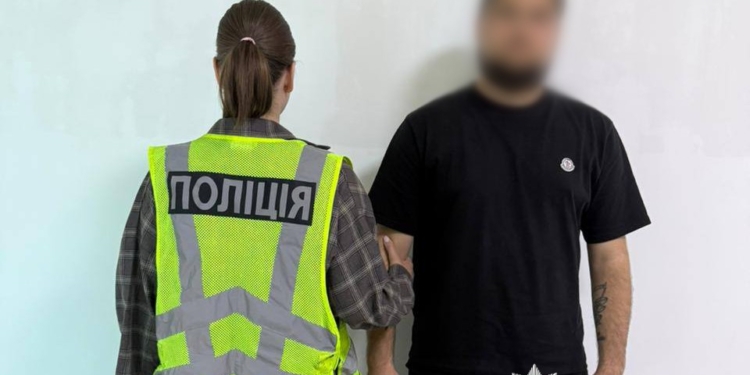 У Києві шахрай ошукав пенсіонерку на мільйон гривень