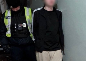 У Києві судитимуть чоловіка за ножове поранення товариша