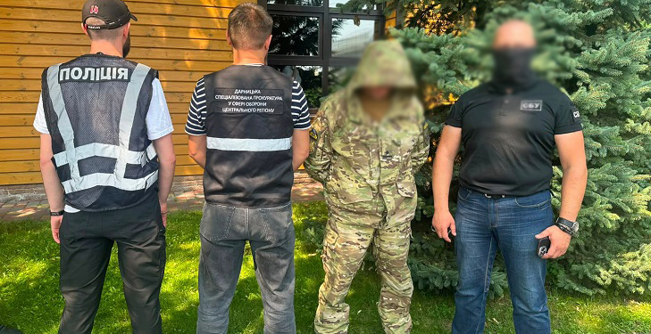 У Києві затримали торговця небезпечною зброєю