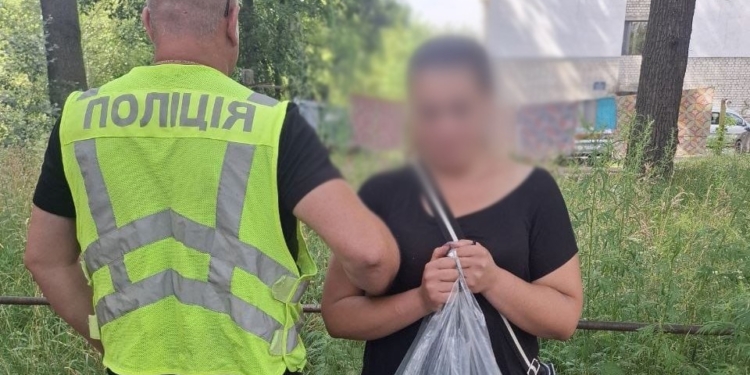 У Києві затримали жінку з партією психотропів на 1,5 кг