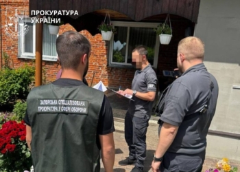 Військова отримала 1,3 млн грн, не перебуваючи на службі