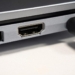 Як безпечно почистити USB-порт від пилу та ворсу