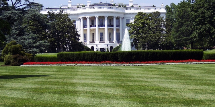 Адміністрація Трампа планує масове анулювання віз