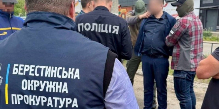 Адвокат піде під суд за хабар у справі про опіку над дитиною