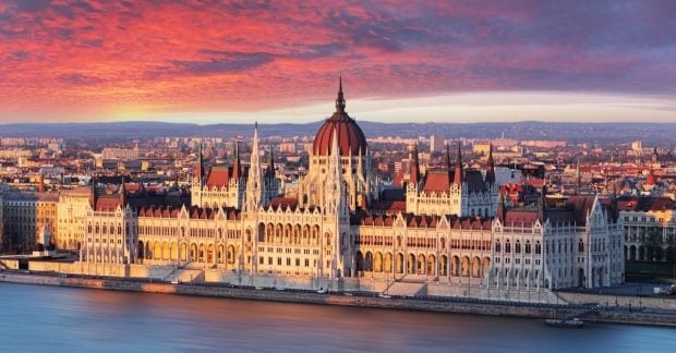 Будапешт обмежує роботу транспорту через енергокризу