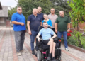 Воїну-добровольцю з села Синява Маркіяну Зозулі передали сучасний електровізок
