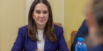 Ірина Мудра прибула до ВАКС для обрання запобіжного заходу
