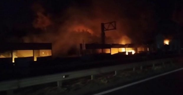 Масштабна пожежа у Бучанському районі: перекрито трасу