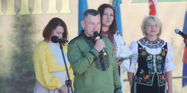 Ювілейні «Дзвони Лемківщини»: понад 12 тисяч людей зібралися на Тернопільщині на фестиваль «Ватра Єднання»