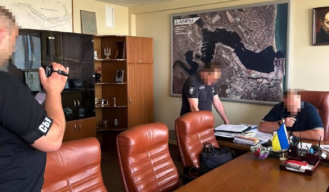 На хабарі у 500 тисяч затримали посадовця АМПУ