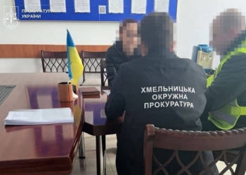 На Хмельниччині судять чиновників за розкрадання на житлі ВПО