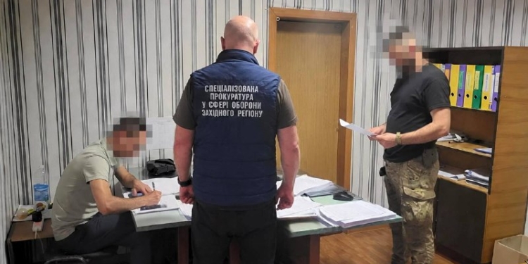 На Львівщині посадовець незаконно виплатив 16 млн грн