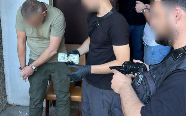 На Миколаївщині затримали начальника ТЦК за хабар