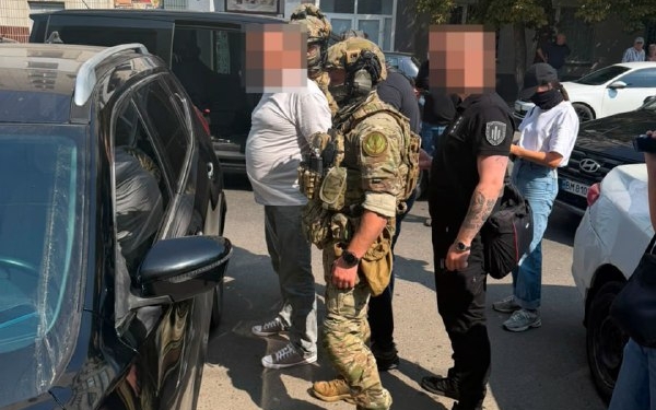 На Сумщині викрили податківців на хабарництві